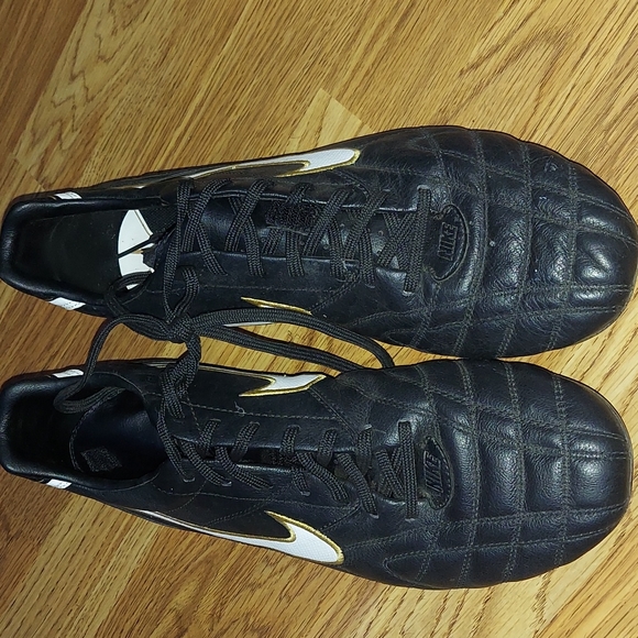 Cleats - Picture 2 of 4